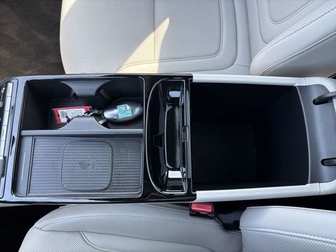 Used 2025 Hyundai Tucson Limited image 24