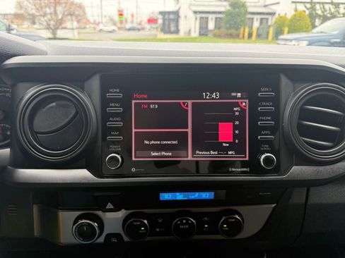 Used 2023 Toyota Tacoma SR image 17