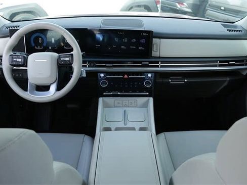 Certified 2025 Hyundai Santa Fe SEL image 26