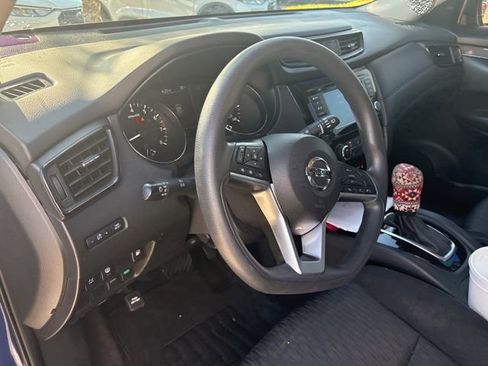 Used 2020 Nissan Rogue S FWD image 2