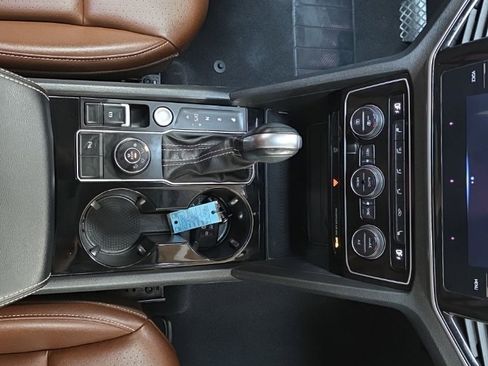 Used 2022 Volkswagen Atlas SE w/ Panoramic Sunroof Package image 23