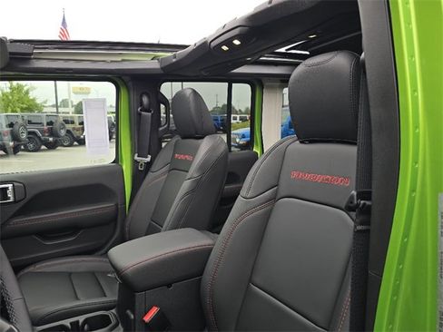 New 2025 Jeep Wrangler Unlimited Rubicon image 10