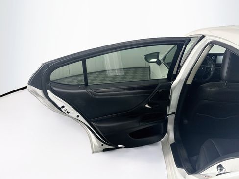 Used 2019 Lexus ES 350 w/ Premium Package FWD image 27