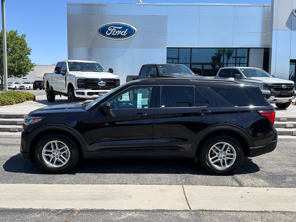 Used 2026 Ford Explorer Active RWD image 3