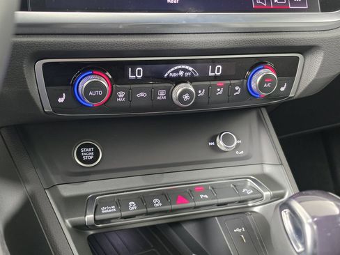 Certified 2025 Audi Q3 2.0T Premium w/ Convenience Package AWD/4WD image 31