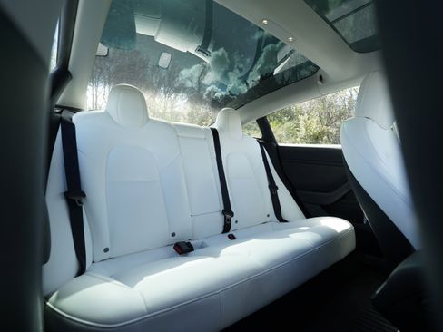 Used 2022 Tesla Model 3 Long Range image 13