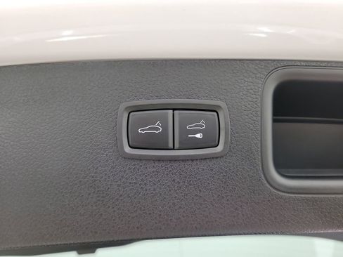 Used 2025 Porsche Macan image 10