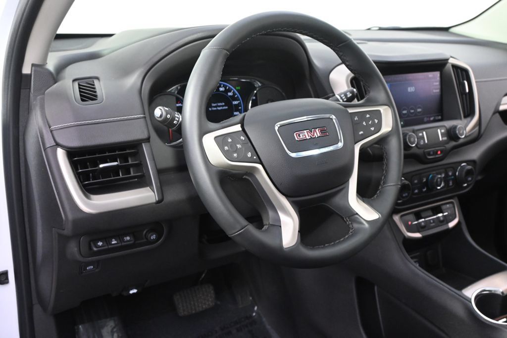 Used 2023 GMC Terrain Denali w/ Denali Premium Package AWD/4WD image 12