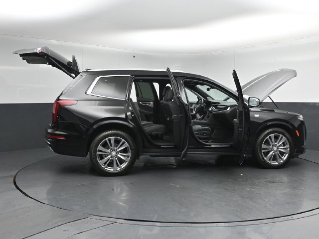 Used 2025 Cadillac XT6 Premium Luxury w/ Technology Package AWD/4WD image 61