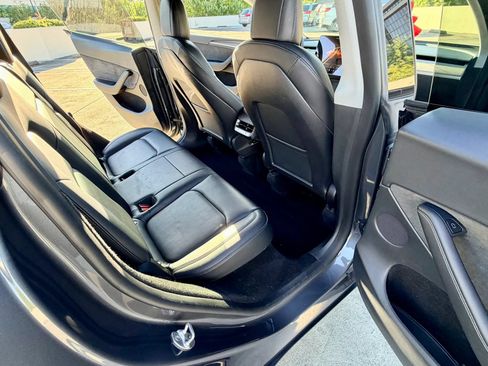 Used 2023 Tesla Model Y AWD image 24