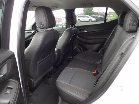 Used 2022 Buick Encore GX Preferred w/ Cold Weather Comfort Package AWD/4WD image 8