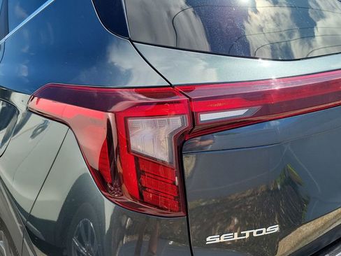 Used 2024 Kia Seltos S AWD/4WD image 12