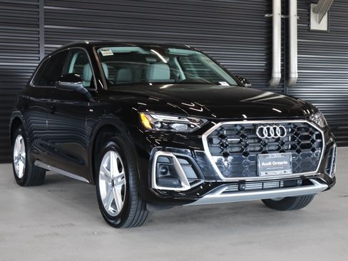 Used 2024 Audi Q5 e Premium w/ Convenience Package image 12