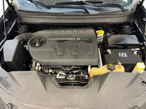 Used 2020 Jeep Cherokee Limited w/ Technology Group AWD/4WD image 34