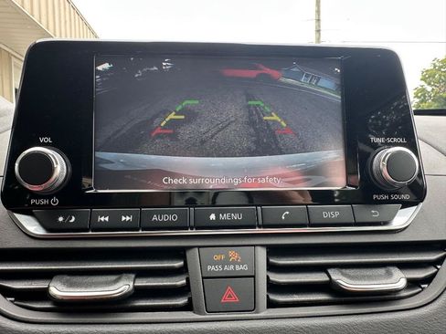 Used 2023 Nissan Altima 2.5 S FWD image 13