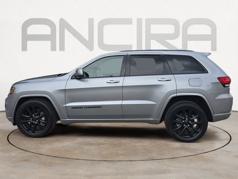 Used 2018 Jeep Grand Cherokee Altitude image 7