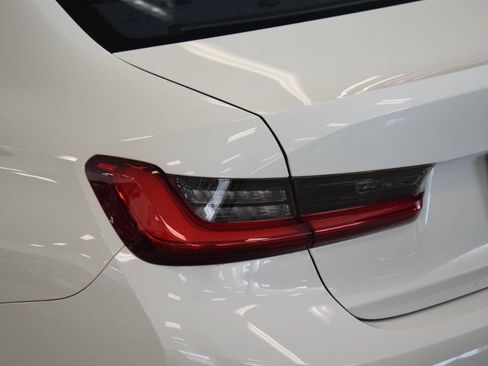 Used 2019 BMW 330i Sedan w/ Driving Assistance Package RWD image 21