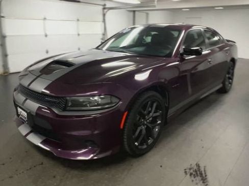 Used 2022 Dodge Charger R/T w/ Plus Group RWD image 4