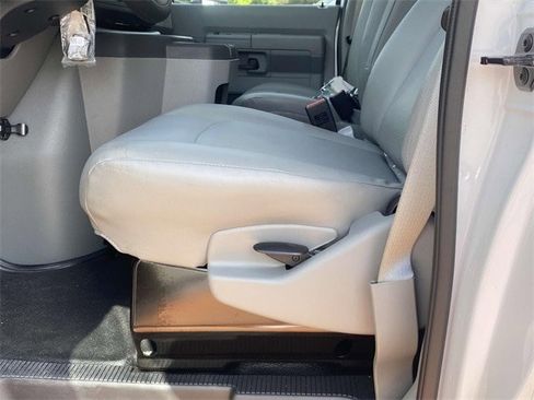 New 2025 Ford E-450 and Econoline 450 Super Duty w/ Power Equipment Group image 31