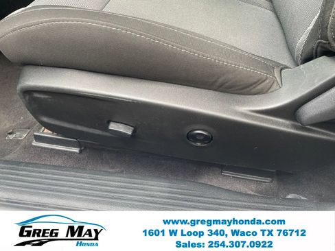Used 2016 Dodge Challenger SXT w/ Cold Weather Group RWD image 12