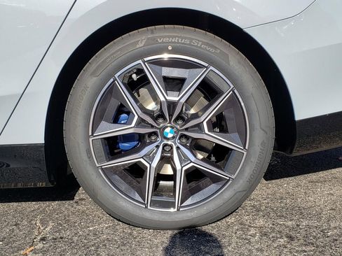 New 2026 BMW i5 eDrive40 w/ M Sport Package AWD/4WD image 12
