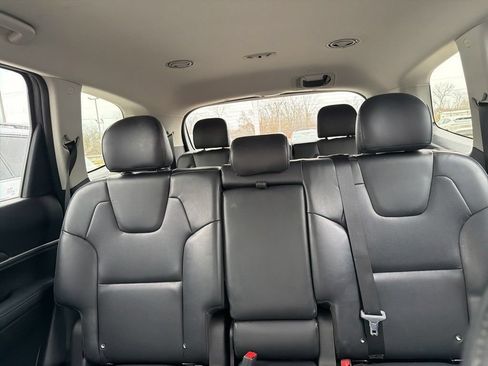 Used 2021 Kia Telluride LX FWD image 3