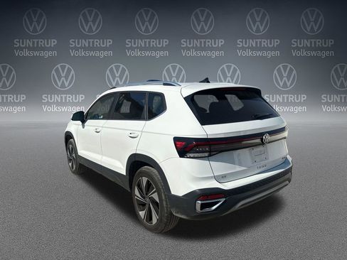 Used 2025 Volkswagen Taos SE AWD/4WD image 34
