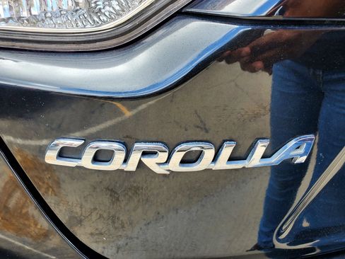 Used 2021 Toyota Corolla LE FWD image 7