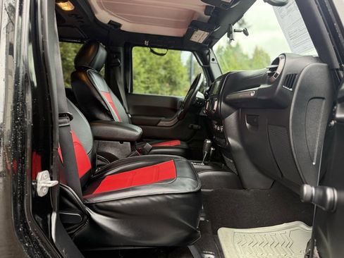 Used 2016 Jeep Wrangler Unlimited Sport w/ Connectivity Group image 15