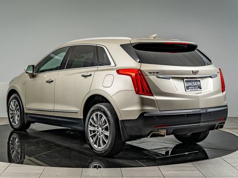 Used 2017 Cadillac XT5 Luxury w/ Driver Awareness Package FWD image 7