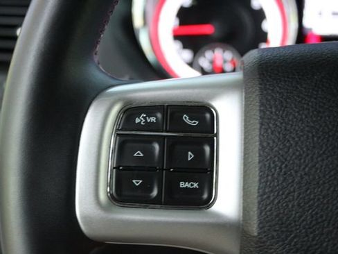 Used 2019 Dodge Grand Caravan SE w/ UConnect Hands-Free Group FWD image 14