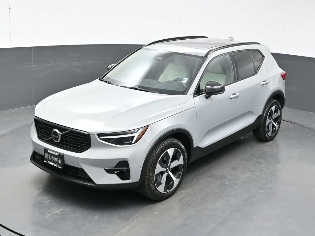 Used 2026 Volvo XC40 B5 Plus AWD/4WD image 34