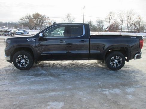 New 2026 GMC Sierra 1500 SLE image 9