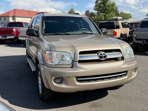 Used 2005 Toyota Sequoia SR5 RWD image 6