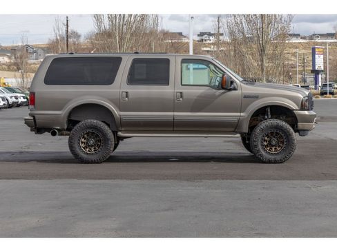 Used 2004 Ford Excursion Limited image 2