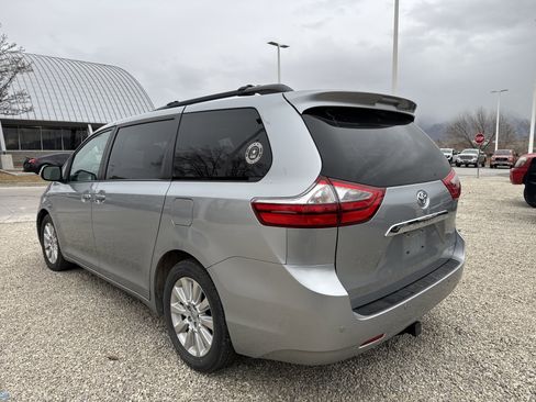 Used 2015 Toyota Sienna Limited Premium image 5