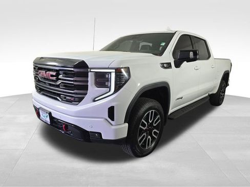 Used 2025 GMC Sierra 1500 AT4 w/ AT4 Premium Package AWD/4WD image 3