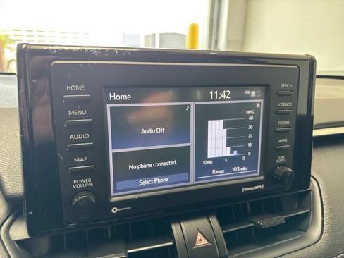 Used 2020 Toyota RAV4 LE FWD image 19