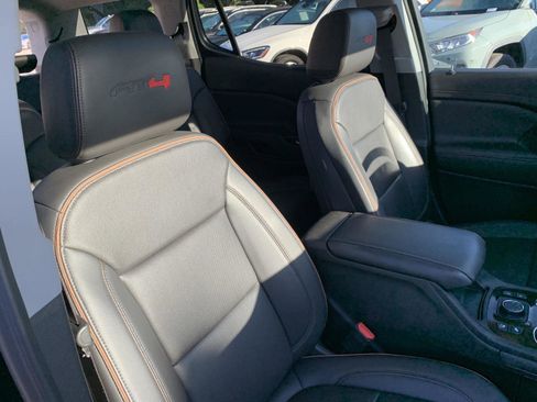 Used 2023 GMC Acadia AT4 w/ Technology Package image 39