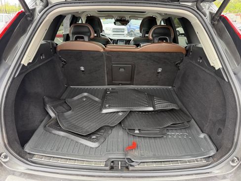 Used 2018 Volvo XC60 T6 Momentum w/ Advanced Package AWD/4WD image 8