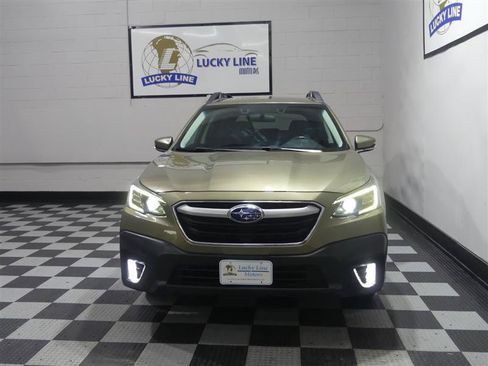 Used 2022 Subaru Outback Premium AWD/4WD image 2