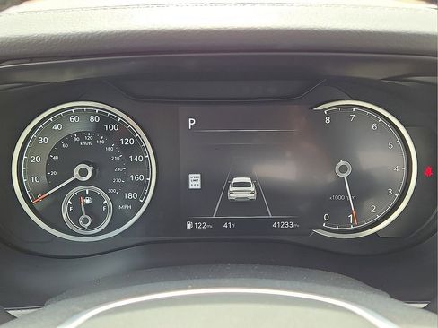 Used 2024 Genesis G70 2.5T image 25