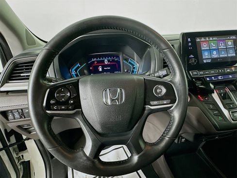 Used 2018 Honda Odyssey Touring image 11