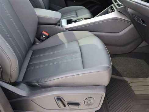 Used 2025 Audi Q5 Premium Plus w/ Premium Plus AWD/4WD image 23