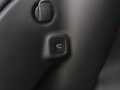 New 2026 Jeep Compass Limited image 17