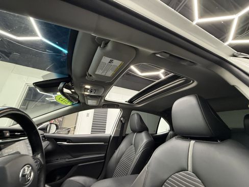 Used 2019 Toyota Camry SE image 13