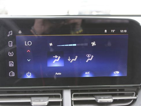 Used 2025 Chevrolet Trax LT image 41