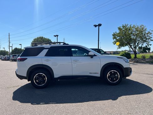Used 2025 Nissan Pathfinder Rock Creek AWD/4WD image 2