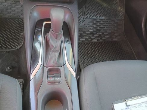 Used 2022 Toyota Corolla LE image 18