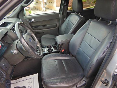Used 2010 Ford Escape Limited image 11